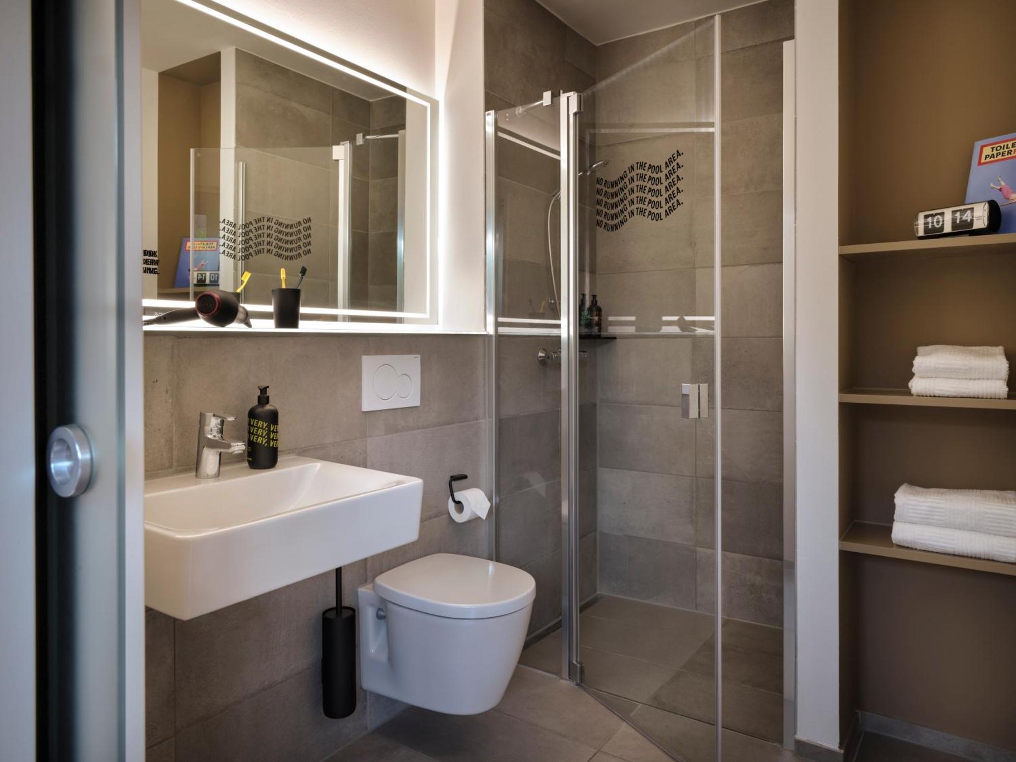 Stayery Cologne Suelz Luaran gambar