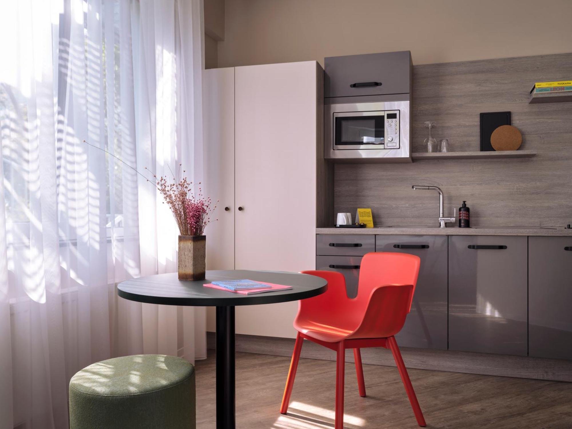 Stayery Cologne Suelz Luaran gambar