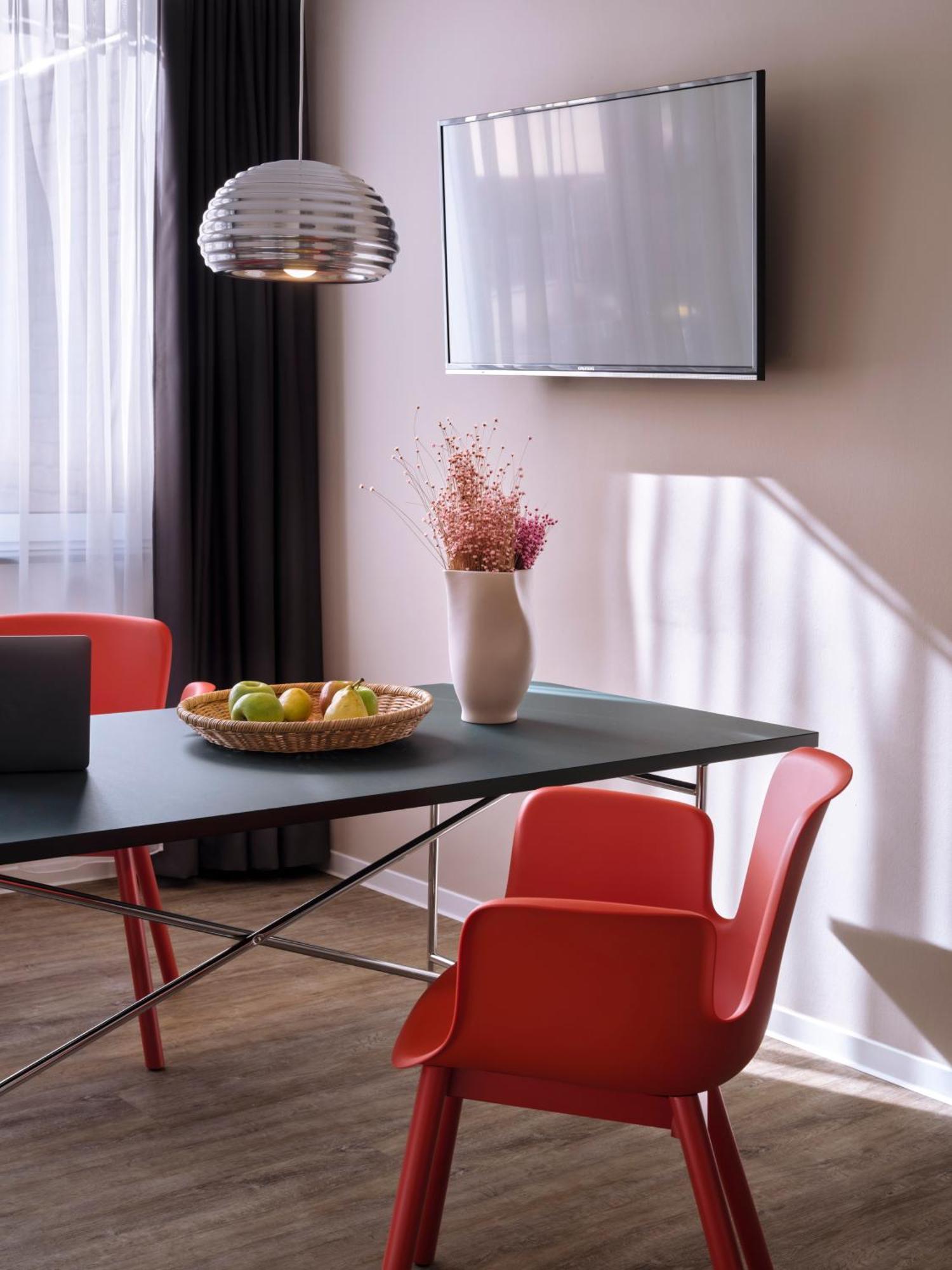 Stayery Cologne Suelz Luaran gambar